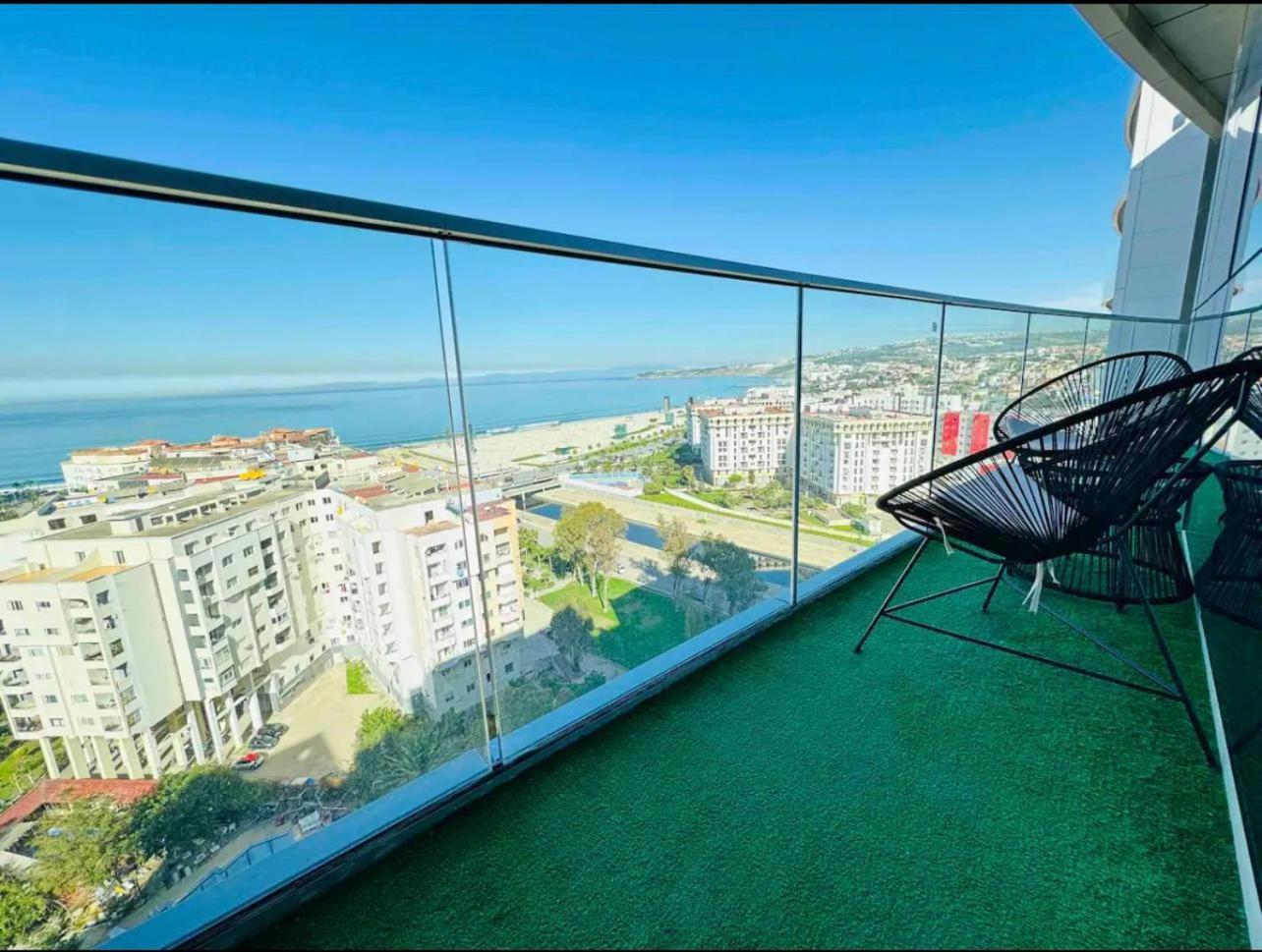 Seafront 2 Bedrooms Flat * Tánger